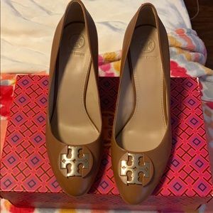 Tory Burch Luna Wedge